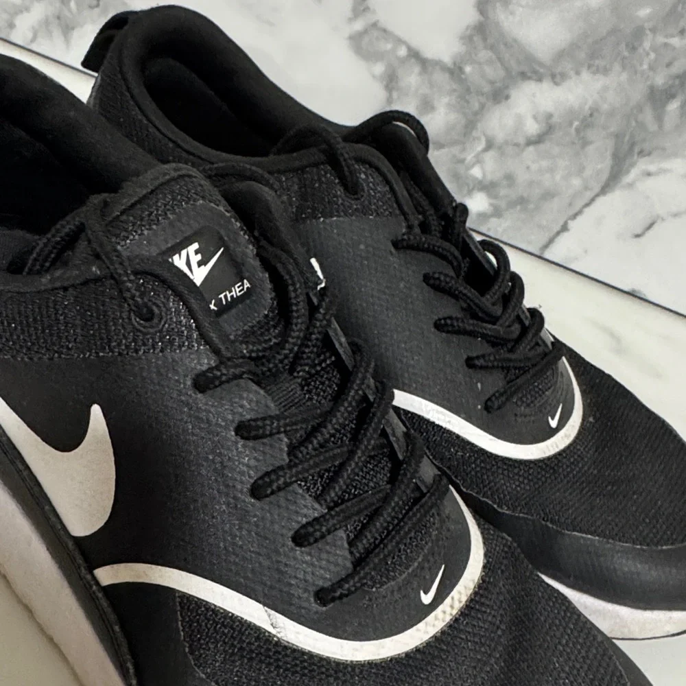 Nike Air Max Thea Black and White W7.5 Sneakers